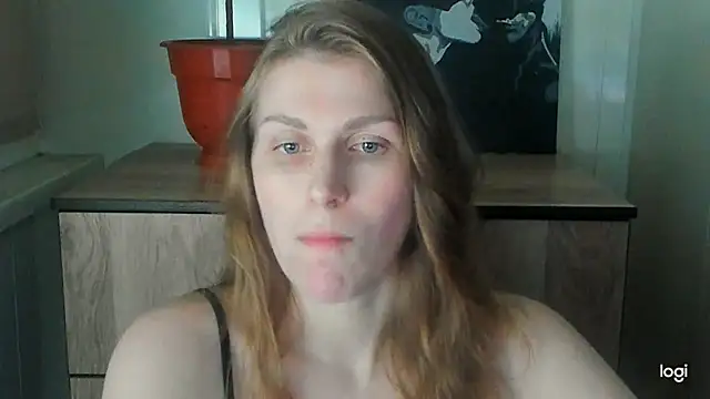 Snapshot of JuliaMuuun chatting on 07/04/26, 11:22 JuliaMuuun online show from 07/04/26, 11:22