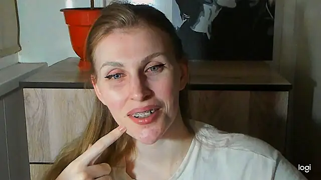 Snapshot of JuliaMuuun chatting on 07/10/26, 09:39 JuliaMuuun online show from 07/10/26, 09:39