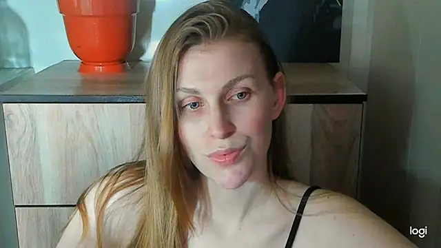 Snapshot of JuliaMuuun chatting on 07/14/26, 09:09 JuliaMuuun online show from 07/14/26, 09:09