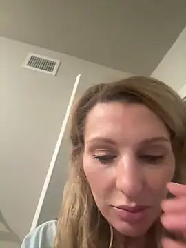 BaddieBossXX2 online show from 04/01/26, 08:15