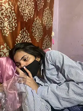Snapshot of Sandhya_77 chatting on 07/11/26, 04:59 Sandhya 77 online show from 07/11/26, 04:59