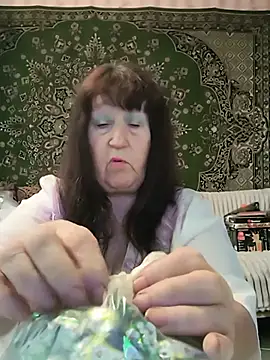 Snapshot of CrystalLime6411 chatting on 05/16/26, 02:27 CrystalLime6411 online show from 05/16/26, 02:27