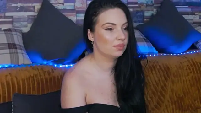 GrayLunna online show from 11/19/25, 06:57