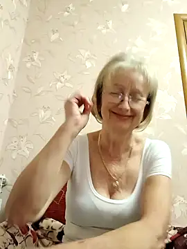 Snapshot of AlikaSwan5821 chatting on 09/13/25, 01:55 AlikaSwan5821 online show from 09/13/25, 01:55