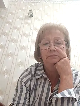 Snapshot of AlikaSwan5821 chatting on 09/22/25, 06:32 AlikaSwan5821 online show from 09/22/25, 06:32