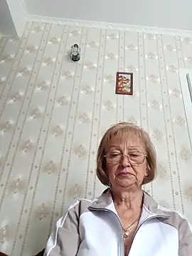 Snapshot of AlikaSwan5821 chatting on 10/02/25, 01:07 AlikaSwan5821 online show from 10/02/25, 01:07