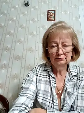 Snapshot of AlikaSwan5821 chatting on 10/04/25, 01:42 AlikaSwan5821 online show from 10/04/25, 01:42