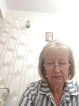 Snapshot of AlikaSwan5821 chatting on 10/07/25, 01:52 AlikaSwan5821 online show from 10/07/25, 01:52