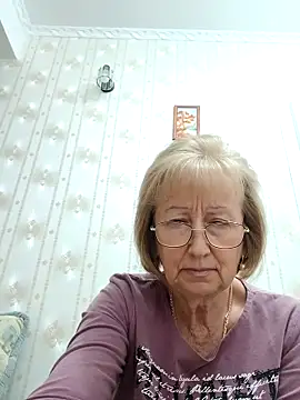 Snapshot of AlikaSwan5821 chatting on 10/08/25, 01:20 AlikaSwan5821 online show from 10/08/25, 01:20