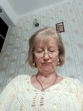 Snapshot of AlikaSwan5821 chatting on 10/11/25, 12:15 AlikaSwan5821 online show from 10/11/25, 12:15