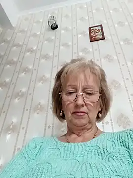 Snapshot of AlikaSwan5821 chatting on 10/12/25, 12:04 AlikaSwan5821 online show from 10/12/25, 12:04