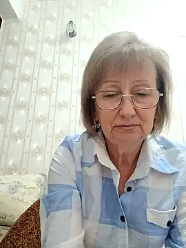 Snapshot of AlikaSwan5821 chatting on 10/13/25, 06:41 AlikaSwan5821 online show from 10/13/25, 06:41