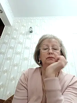 Snapshot of AlikaSwan5821 chatting on 10/19/25, 02:07 AlikaSwan5821 online show from 10/19/25, 02:07