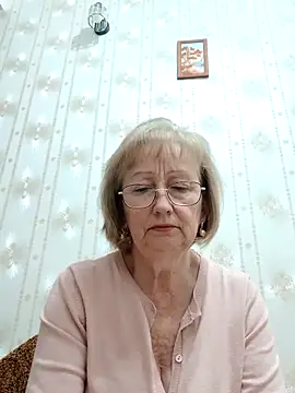 Snapshot of AlikaSwan5821 chatting on 11/07/25, 09:04 AlikaSwan5821 online show from 11/07/25, 09:04