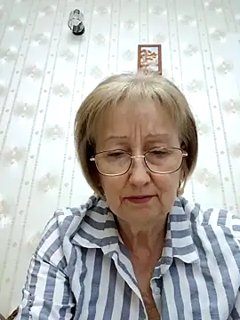 Snapshot of AlikaSwan5821 chatting on 11/08/25, 02:06 AlikaSwan5821 online show from 11/08/25, 02:06