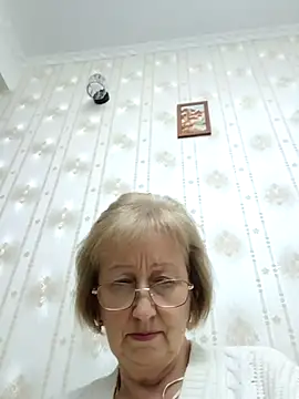 Snapshot of AlikaSwan5821 chatting on 11/12/25, 07:24 AlikaSwan5821 online show from 11/12/25, 07:24