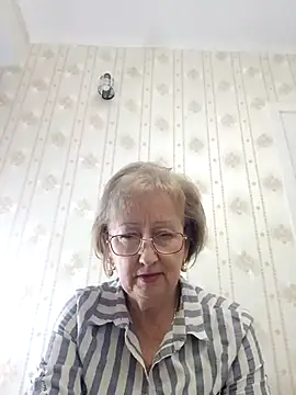 Snapshot of AlikaSwan5821 chatting on 11/16/25, 01:49 AlikaSwan5821 online show from 11/16/25, 01:49