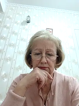 Snapshot of AlikaSwan5821 chatting on 11/17/25, 08:14 AlikaSwan5821 online show from 11/17/25, 08:14