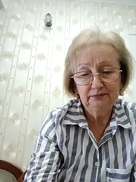 Snapshot of AlikaSwan5821 chatting on 11/19/25, 08:31 AlikaSwan5821 online show from 11/19/25, 08:31