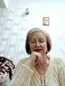 Snapshot of AlikaSwan5821 chatting on 12/15/25, 08:13 AlikaSwan5821 online show from 12/15/25, 08:13