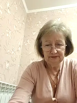 Snapshot of AlikaSwan5821 chatting on 02/24/26, 02:04 AlikaSwan5821 online show from 02/24/26, 02:04