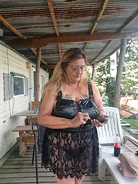 Misspapillon1840 online show from 09/30/25, 11:04