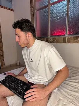 max valiant1 online show from 11/07/25, 09:04