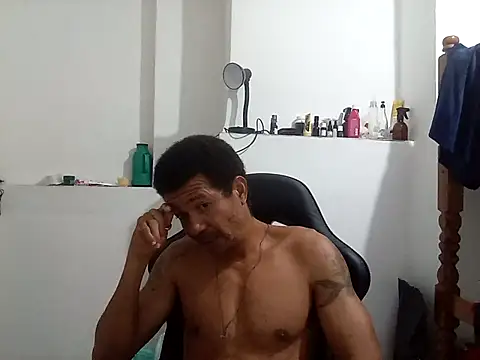 moreno25centimetro online show from 10/21/25, 12:55