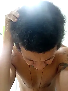 moreno25centimetro online show from 11/27/25, 11:12