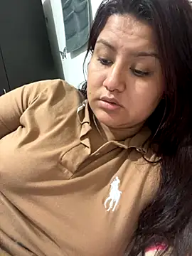 Snapshot of naomy26 chatting on 11/08/25, 04:01 naomy26 online show from 11/08/25, 04:01