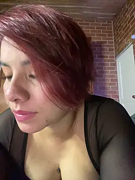 Snapshot of alejandra_prk26 chatting on 10/05/25, 01:37 alejandra prk26 online show from 10/05/25, 01:37