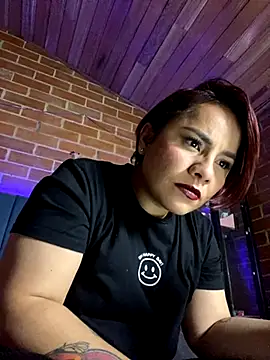 Snapshot of alejandra_prk26 chatting on 10/06/25, 03:26 alejandra prk26 online show from 10/06/25, 03:26