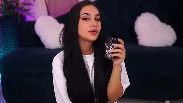 NinaSolenne online show from 11/23/25, 07:35