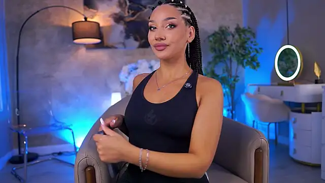 Snapshot of NinaSolenne chatting on 05/29/26, 12:14 NinaSolenne online show from 05/29/26, 12:14