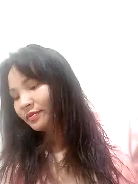 Snapshot of Heulwen-22 chatting on 09/23/25, 02:42 Heulwen-22 online show from 09/23/25, 02:42