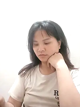 Snapshot of Heulwen-22 chatting on 09/27/25, 03:06 Heulwen-22 online show from 09/27/25, 03:06