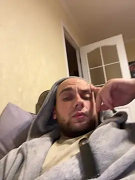 LuckyGirlfriends online show from 10/27/25, 08:35