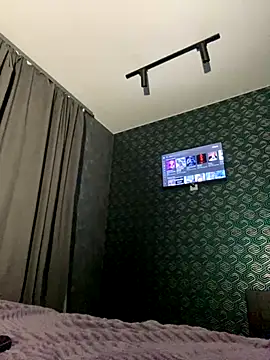 FavoriteKira online show from 11/04/25, 08:19