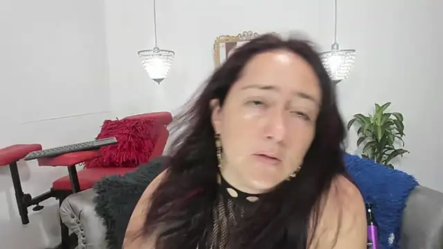 naughty milf esmeralda online show from 07/17/26, 02:29