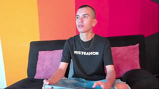 RowanCley online show from 09/09/25, 11:54