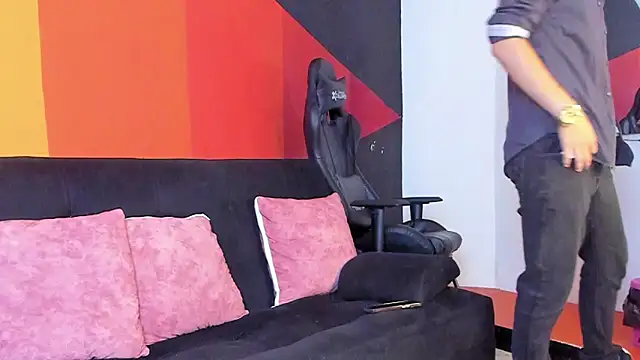 RowanCley online show from 09/24/25, 12:19