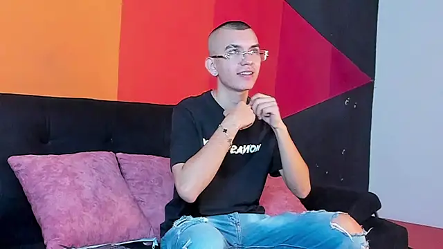 RowanCley online show from 09/25/25, 12:09