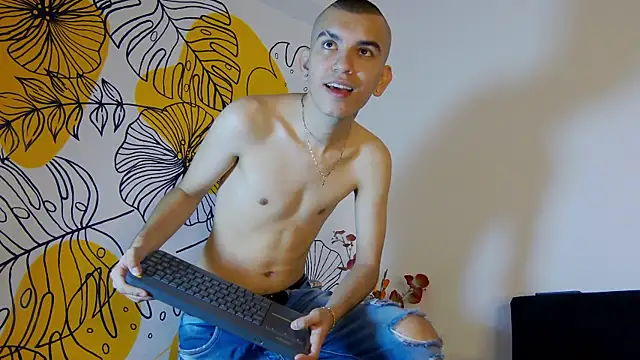 RowanCley online show from 10/08/25, 12:14