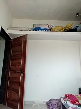 Shivani2002 online show from 03/18/26, 09:12