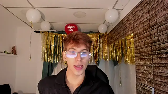 Angelicious Boy online show from 09/19/25, 03:41