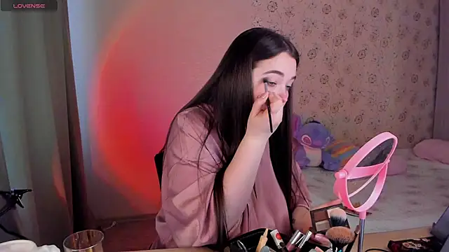 Alice next door online show from 04/19/26, 10:58