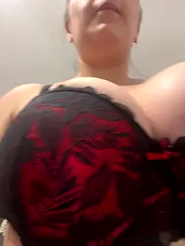 Snapshot of AmaliaAma chatting on 09/24/25, 12:47 AmaliaAma online show from 09/24/25, 12:47