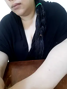 Snapshot of Madam-bezoul- chatting on 09/11/25, 11:32 Madam-bezoul- online show from 09/11/25, 11:32