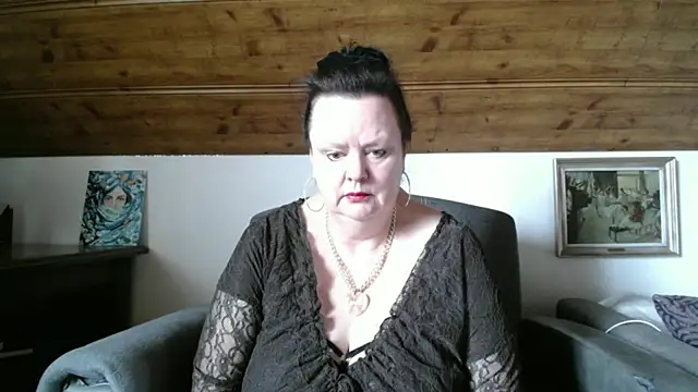 TiffanyMature online show from 05/05/26, 08:11