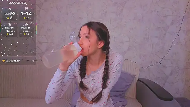 GiseleLamos online show from 12/18/25, 03:45